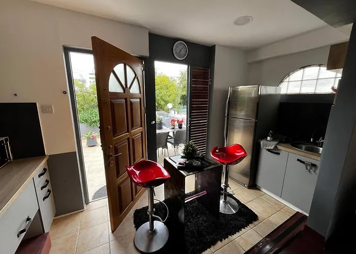 Luxurious 1-Bedroom Guesthouse