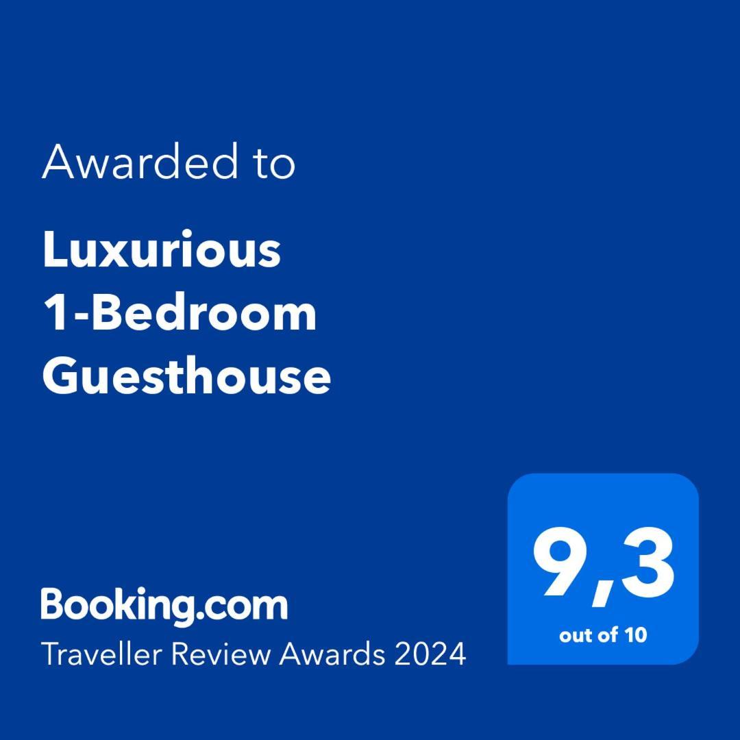 Luxurious 1-bedroom *